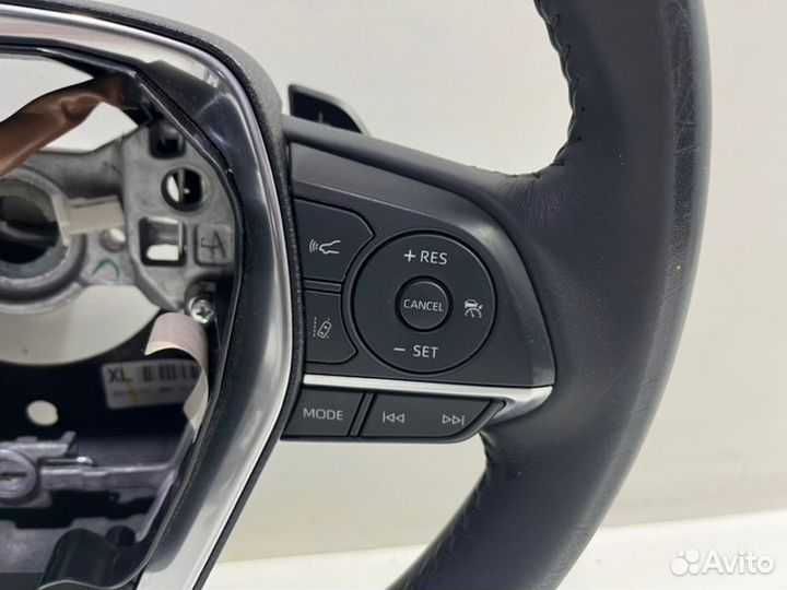 Рулевое колесо левое Toyota Camry V70/V75