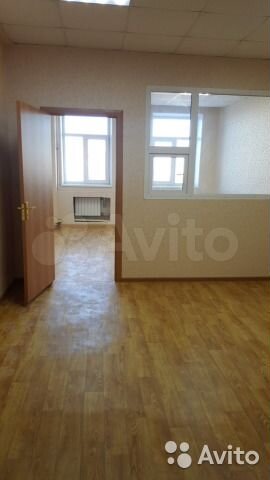 Офисное помещение, помещения под склад и торговлю