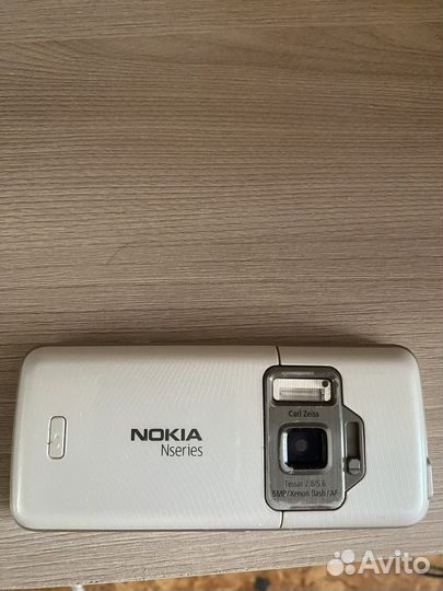 Nokia n82