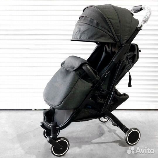 Прогулочная коляска новая