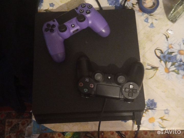 Sony playstation 4 PS4 slim 1tb