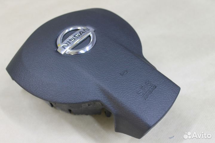 Рулевая накладка на Nissan Xtrail