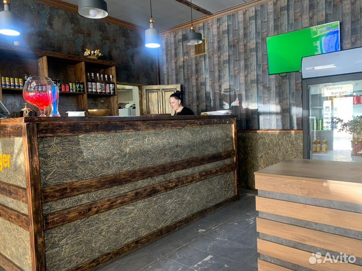 Вытяжка, столы, стулья