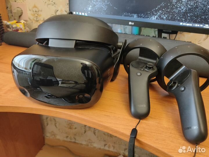 Шлем виртуальной реальности Samsung HMD Odyssey+