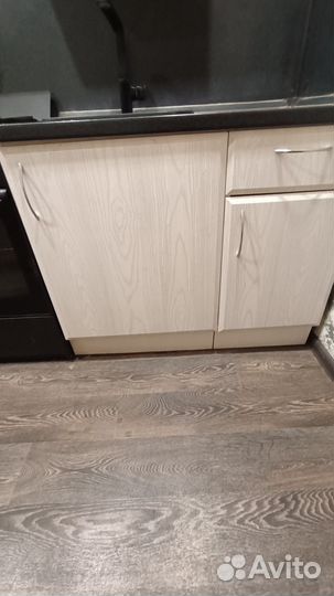 Кухонный гарнитур с мойкой из камня