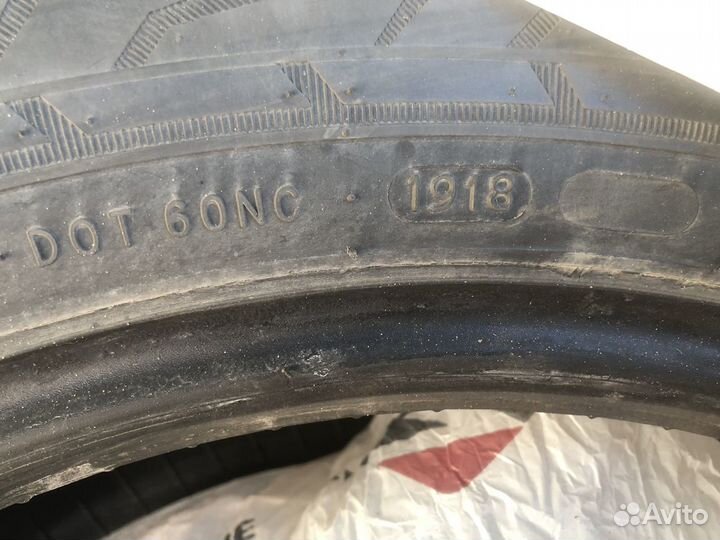 Зимние шины бу 4 шт 225/60 r18