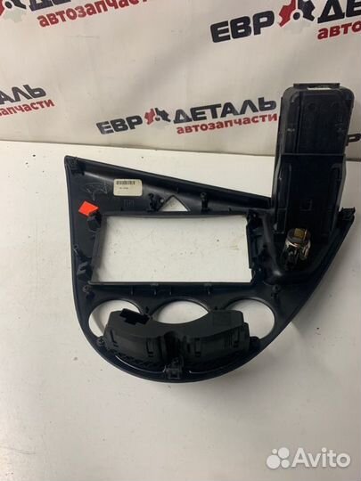 Рамка магнитолы Ford Focus 1 хетчбек 2 2002