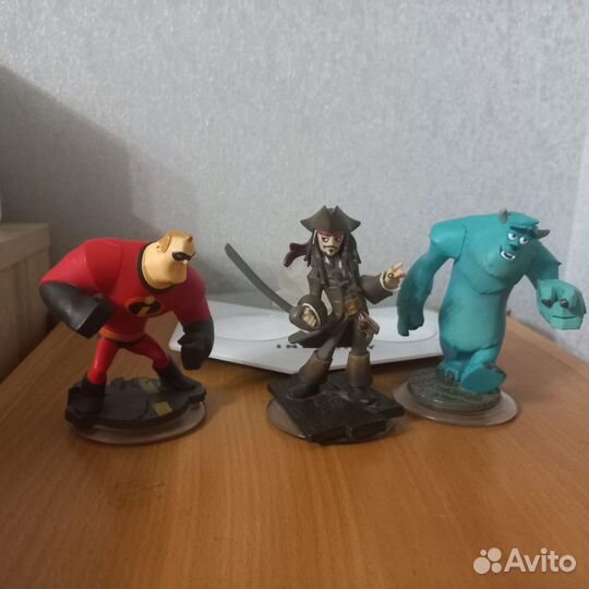 Фигурки и подставка Disney infinity