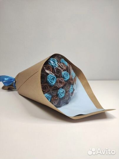 Букет - 29 Роз из Трёх Видов Шоколада