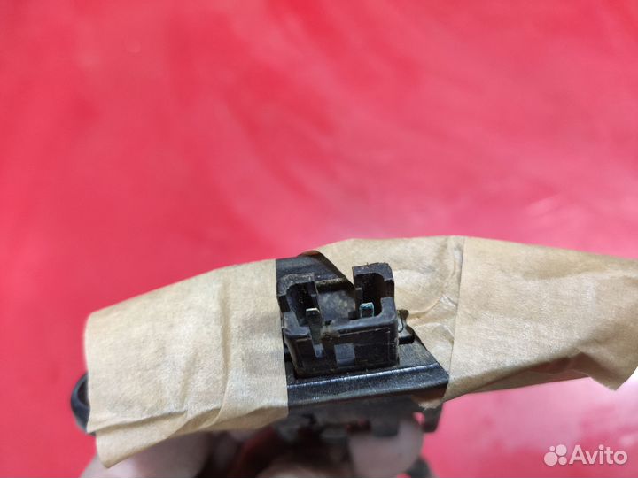 Концевик сдвижной двери Toyota Estima