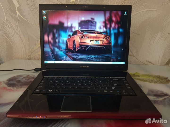 Ноутбук Samsung R560