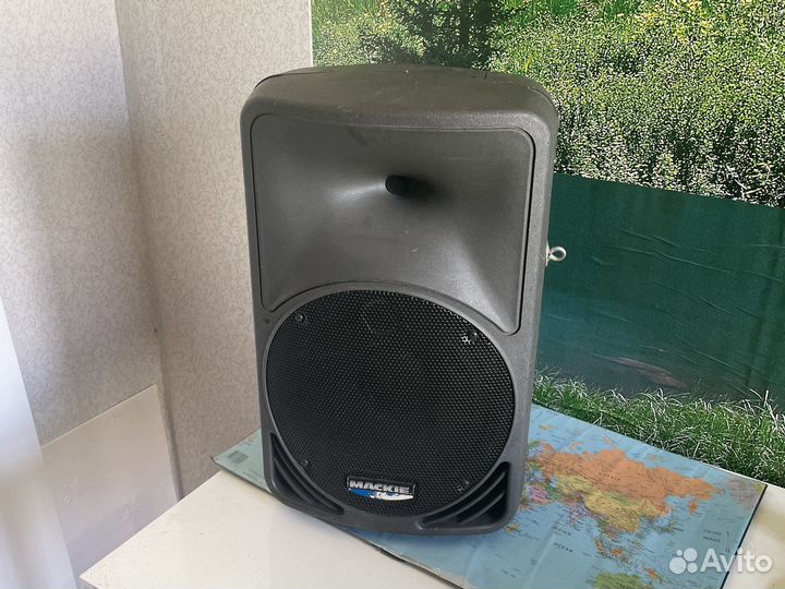 Активная колонка Mackie CRM350