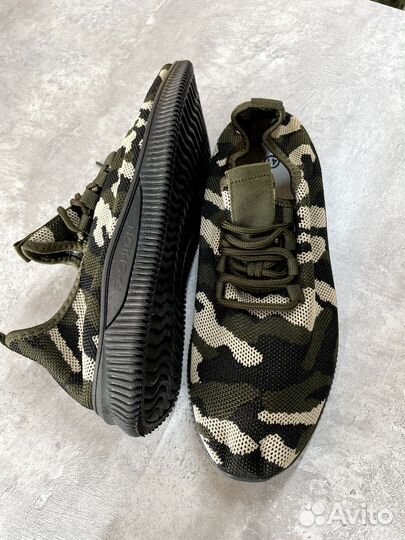 Камуфляжные кроссовки