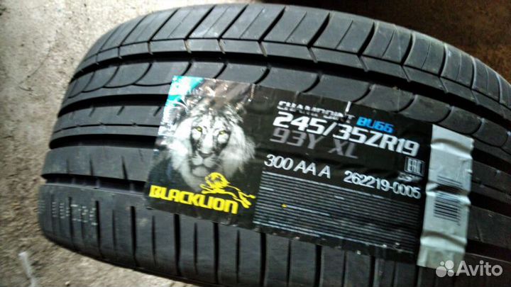 Blacklion BU66 Champoint 245/35 R19