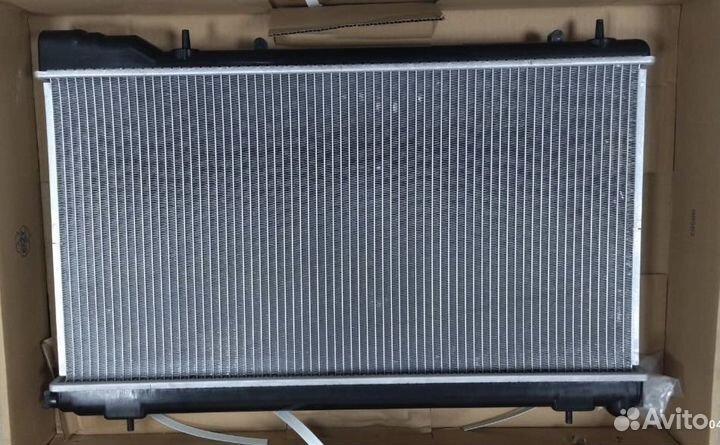 Радиатор охлаждения subaru forester 2.0 2.5 02