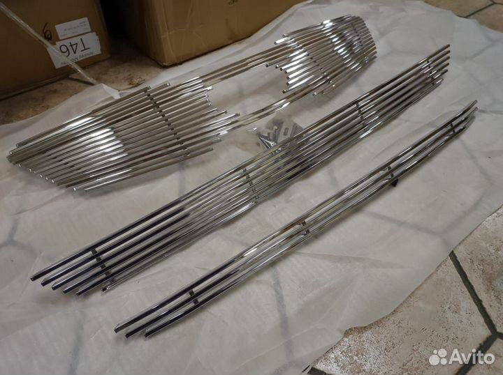 Накладки на решетки и бампер Kia Sorento 2009-2012