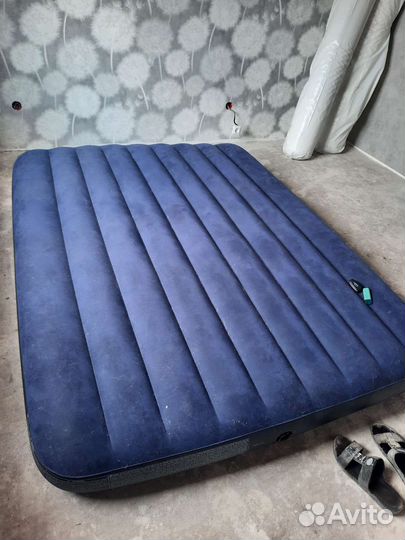 Надувной матрас intex