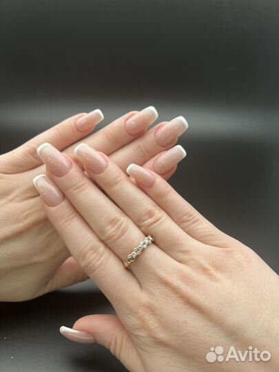 Маникюр и педикюр