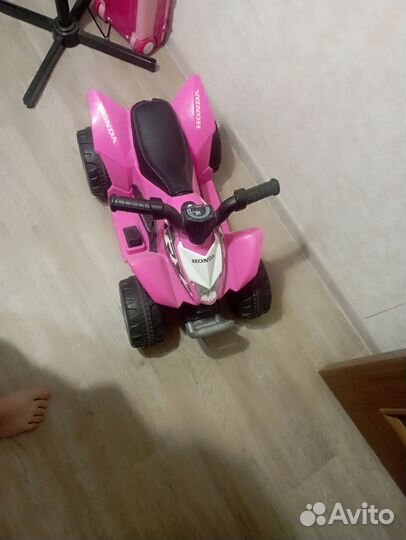 Детский квадроцикл на аккумуляторе