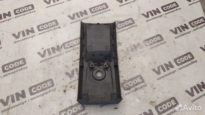 Обшивка центральной консоли задняя Ford Kuga 1