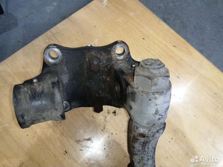 Кулак поворотный передний левый Грузовые Isuzu N