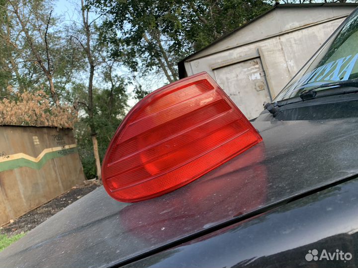 Задний фонарь на mercedes w210