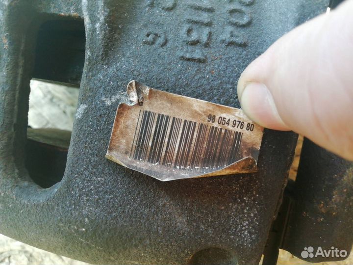 Суппорт тормозной передний левый Peugeot 2008 2016