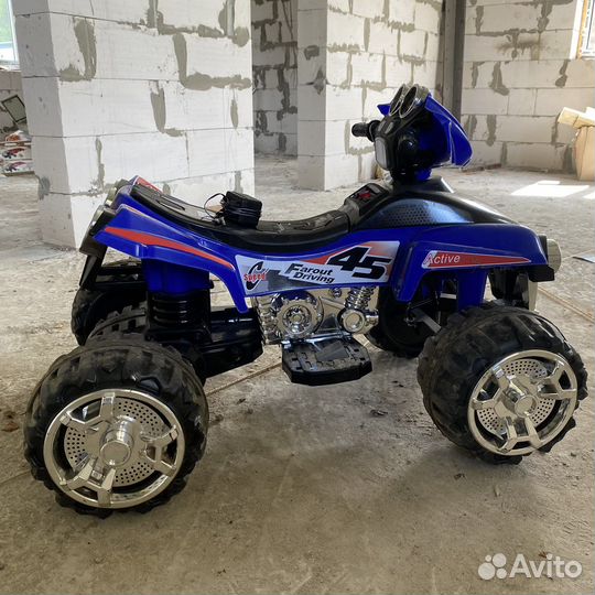 Детский квадроцикл на аккумуляторе