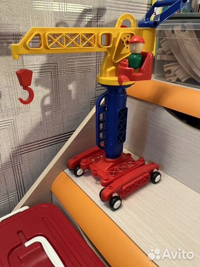 Подъемный кран игрушка