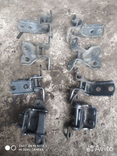 Петля двери Toyota matrix/Тойота матрикс 02-08г