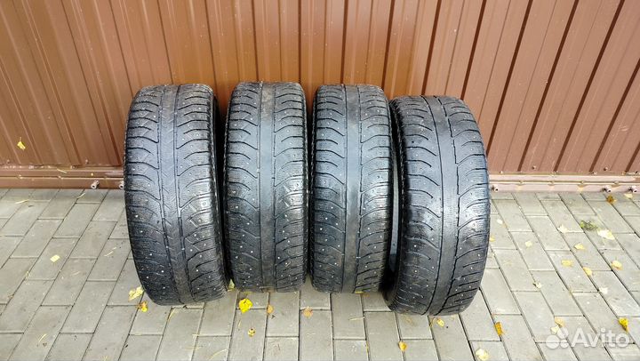 Bridgestone Ice Cruiser 7000 205/60 R16
