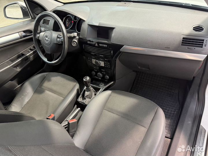 Opel Astra 1.6 МТ, 2013, 160 000 км