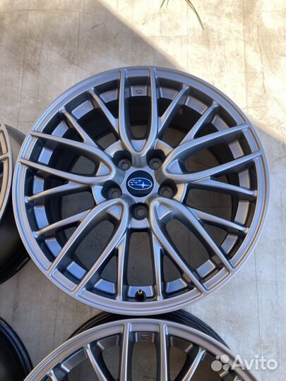 Subaru STi R18-8.5J, 5-114.3, ET+55, Dia-56.1