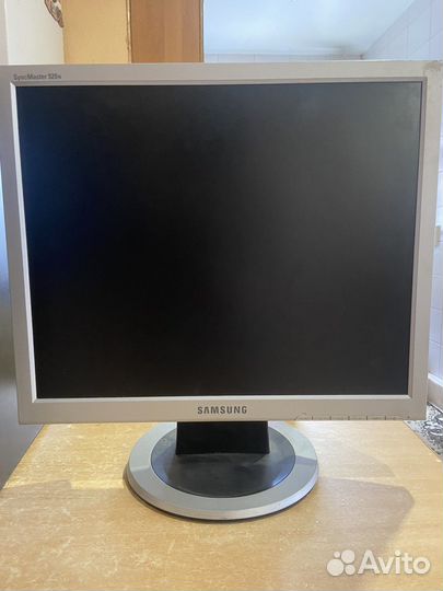 Монитор Samsung