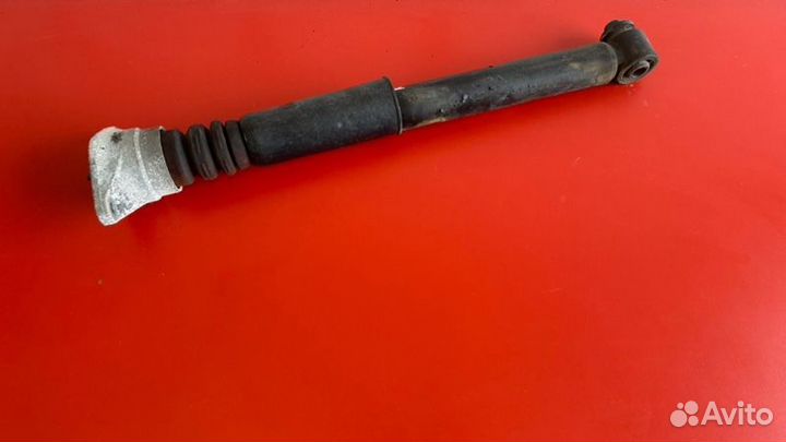 Амортизатор задний левый Audi A6 C6 AUK 3.2 2008