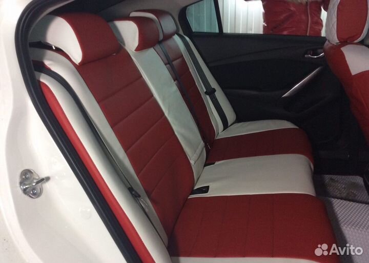 Авточехлы Elegant белого цвета с красными вставкам