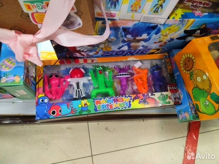 Радужные друзья роблокс фигурки