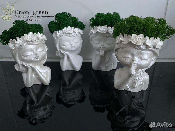 Кашпо девочки со стабилизированным мхом