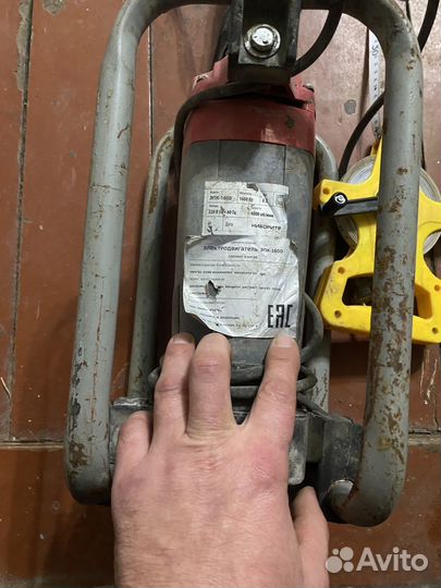 Глубинный вибратор