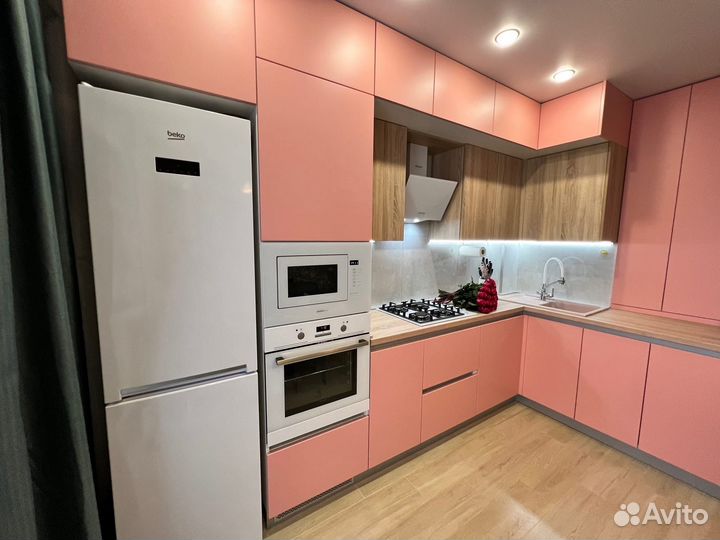 Угловая кухня на заказ. Производство в Новосибирске