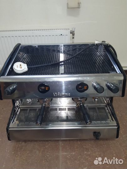 Кофемашина рожковая профессиональная