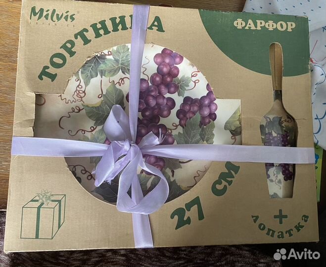 Тортница с лопаткой Milvis