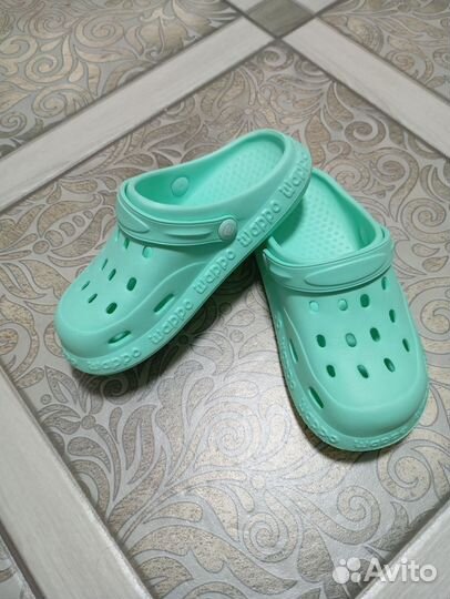 Crocs для девочки р. 30-31