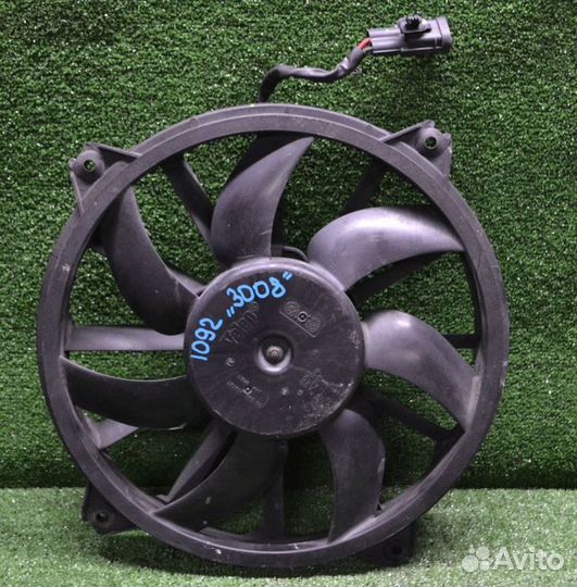 Вентилятор радиатора Peugeot 3008