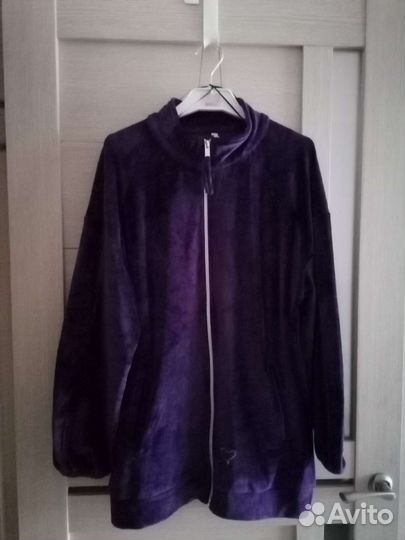 Велюровый спортивный костюм