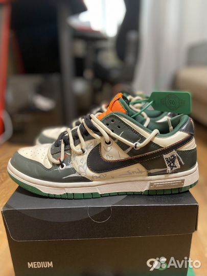 Nike Dunk Low panda Track crack board