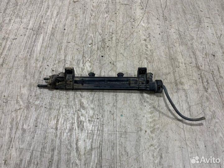 Рейка топливная (рампа) Hyundai Santa Fe 2000-2012