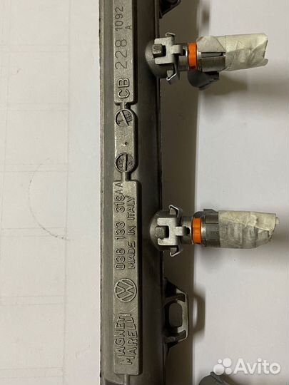 Топливная рампа VW Golf 4 1.4