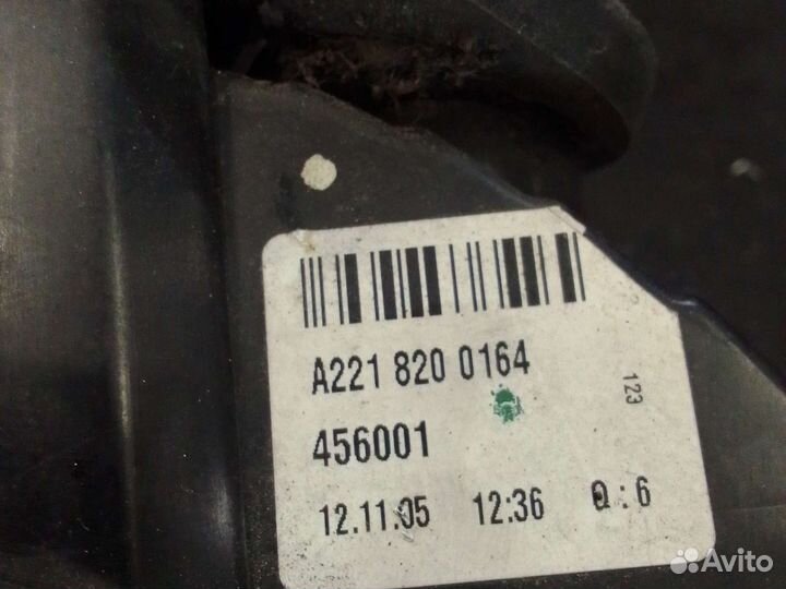 Фонарь задний левый на Mercedes-Benz W221