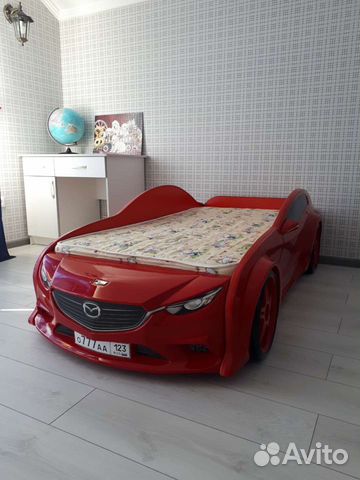 Детская кровать машина